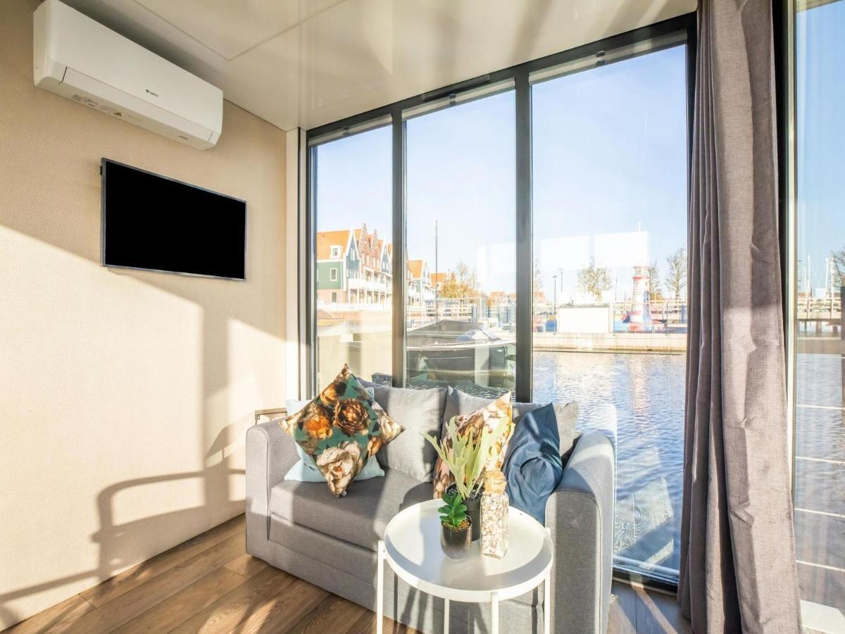 Готель Beautiful Houseboat With Shared Pool Волендам Екстер'єр фото