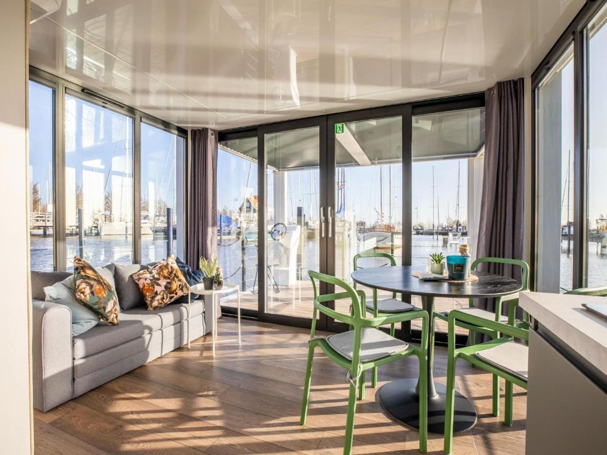 Готель Beautiful Houseboat With Shared Pool Волендам Екстер'єр фото
