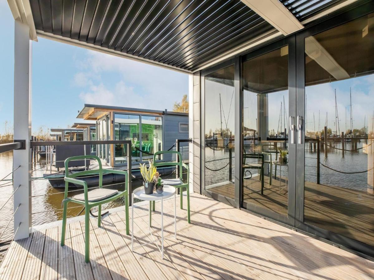 Готель Beautiful Houseboat With Shared Pool Волендам Екстер'єр фото